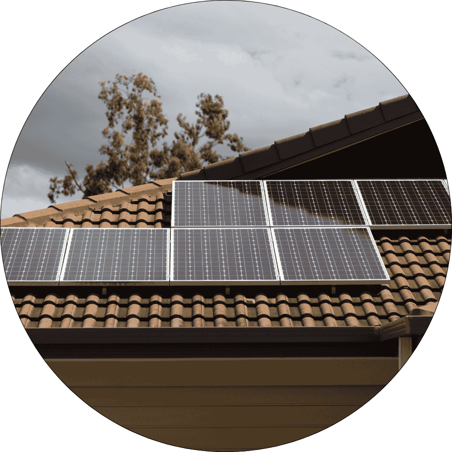 Instalación de paneles solares fotovoltaicos en residencial para colectivos